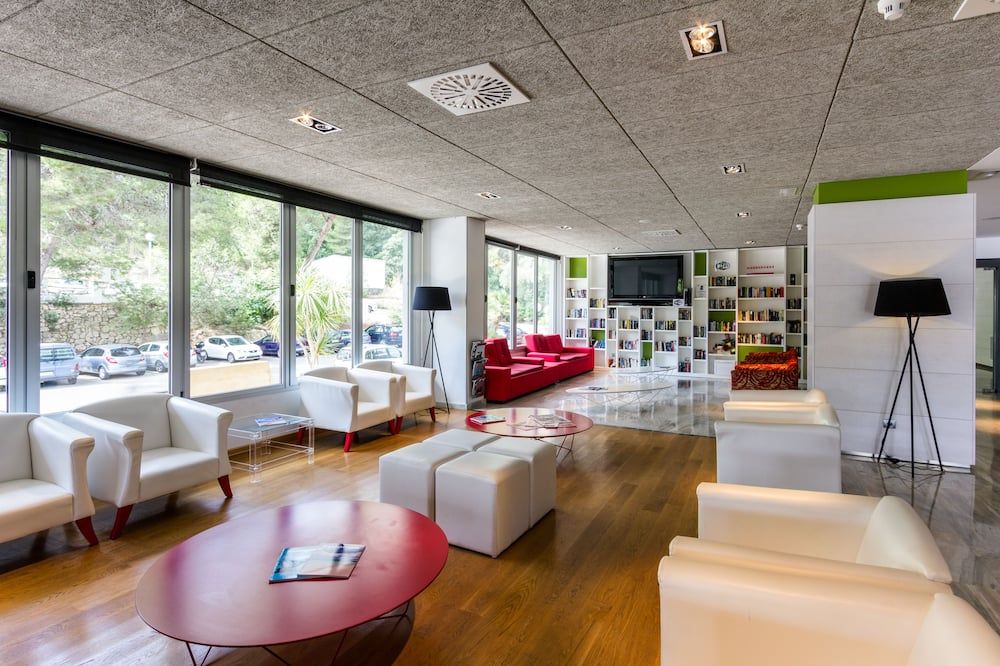 Artiem Audax - Adults Only