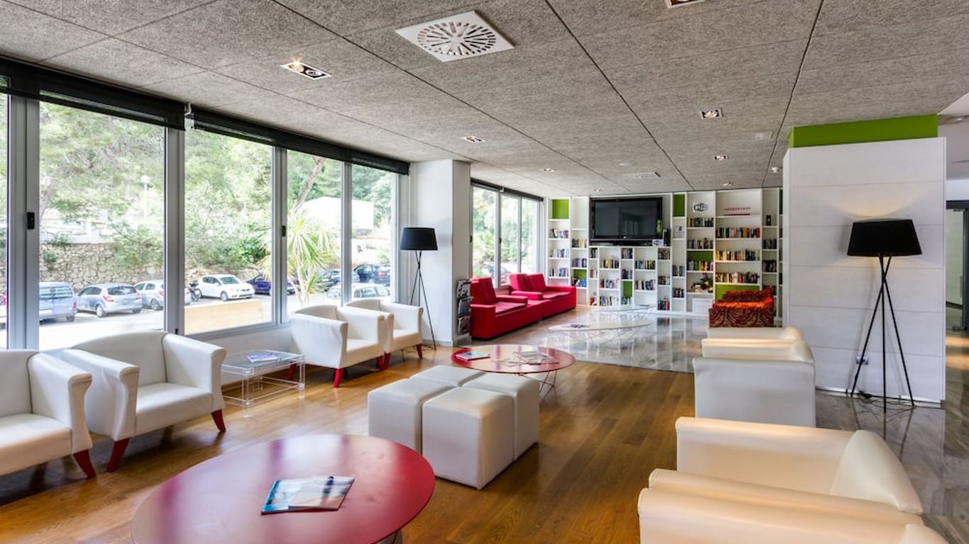 Artiem Audax - Adults Only