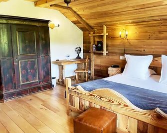 Le Tillau - Verrières-de-Joux - Bedroom