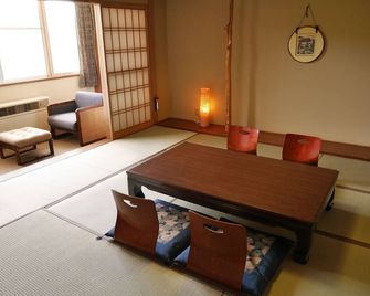 JapaneseStyle Studio Room with Fullsize Kitchen / Kamikawa-gun Hokkaidō - Kamikawa - Dining room