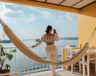 Hotel Santana - Flores - Balkon