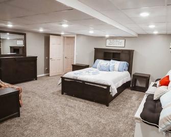 Brick House at Red Oak Valley - Owensville - Bedroom
