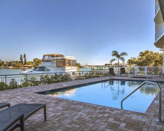 Provident Oceana Beachfront Suites - Treasure Island - Pool
