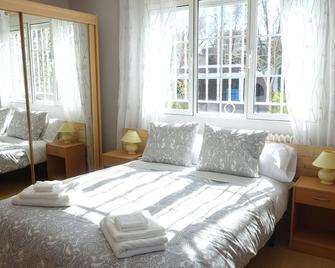 Detached villa with private pool, barbecue and WIFI - Navalcarnero - Bedroom