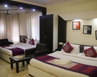 Green by One Hotels - Rishikesh - Bedroom
