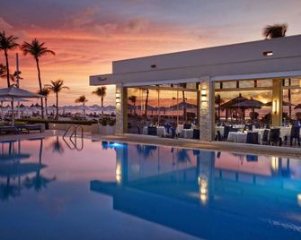 Bucuti and Tara Beach Resorts - Oranjestad - Svømmebasseng