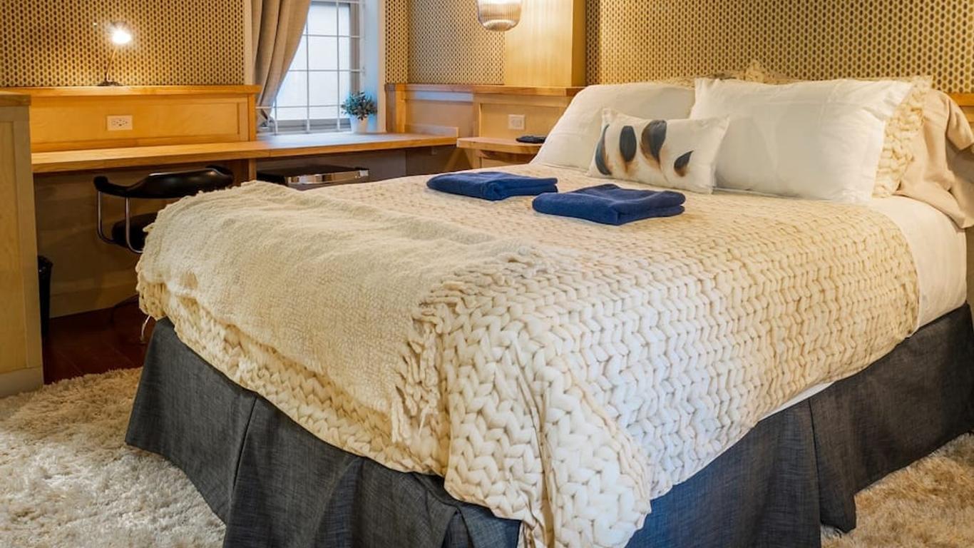 The Cambie Hostel Seymour