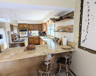 Cat friendly, wheelchair friendly, nature friendly - Mountain Home