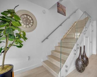 Overlooking Lagoon and Pool-Free Golf Cart-Kayaks - Key Largo - Stairs