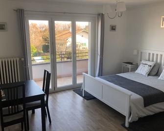 Au Bonheur Des Iris - Rolle - Habitación
