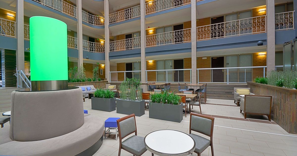 Embassy Suites by Hilton Denver Central Park mulai Rp 1.354rb (R̶p̶ ̶5̶