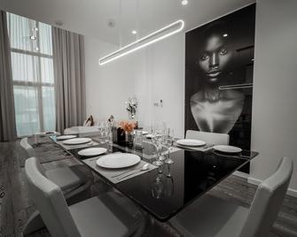 Kwarleyz Residence Hotel & Suites - Accra - Ruokailuhuone