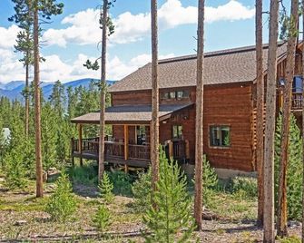 Pet Friendly Studio Condo with High Quality Finishes! - Grand Lake - Будівля