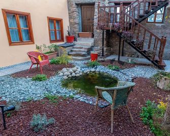 Hich Hotel Konya - Konya - Patio