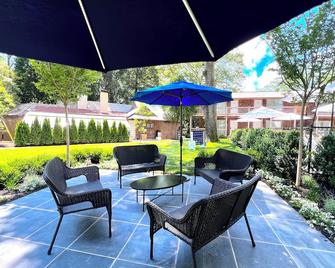 Wainscott Woods Retreat - Wainscott - Patio