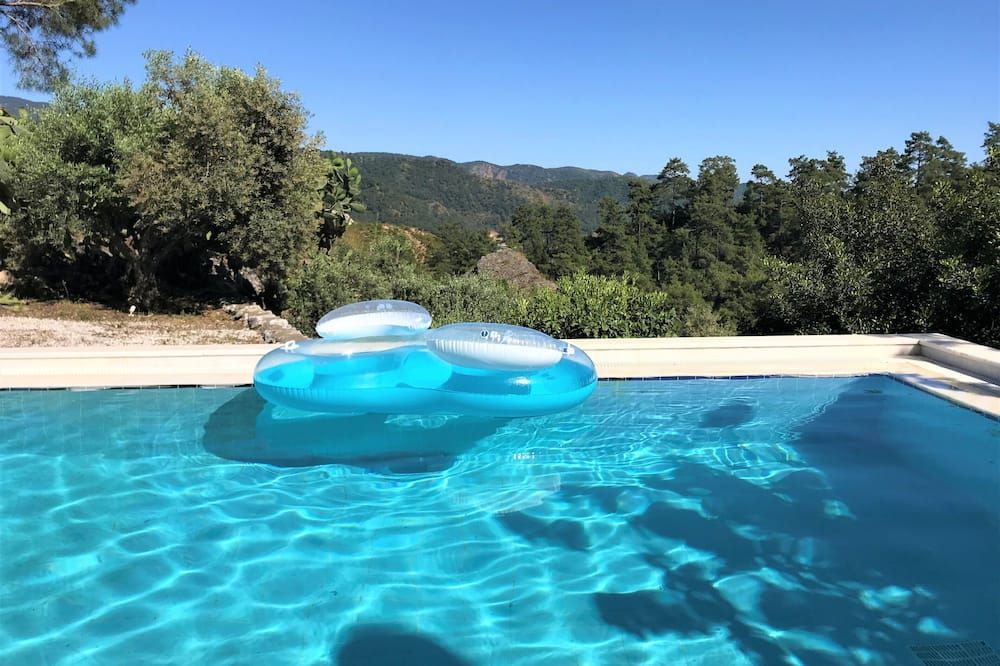 Olive Grove Villa, private pool & whirl pool, total privacy - مارماريس - حوض السباحة