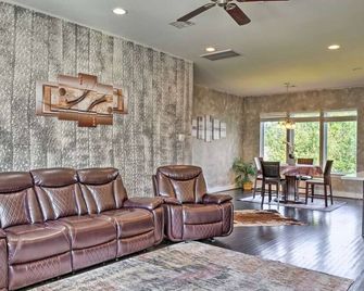 Brand New 3 Story Modern Home - Houston - Sala de estar