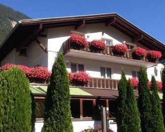 Schnuggi - Apartments Stefania - Tosens - Gebäude