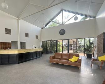 Albert Park Motor Inn - Longreach - Рецепція