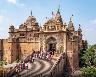 Collection O Ranipur Dhaney Crossway - Sultānpur
