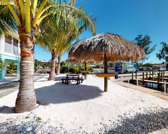 Off the Charts Inn & Out Island Resort - Saint James City