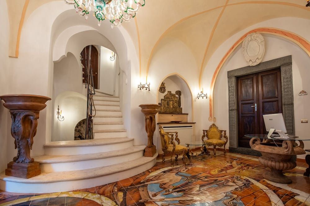 Villa Barluzzi - ראבלו - לובי