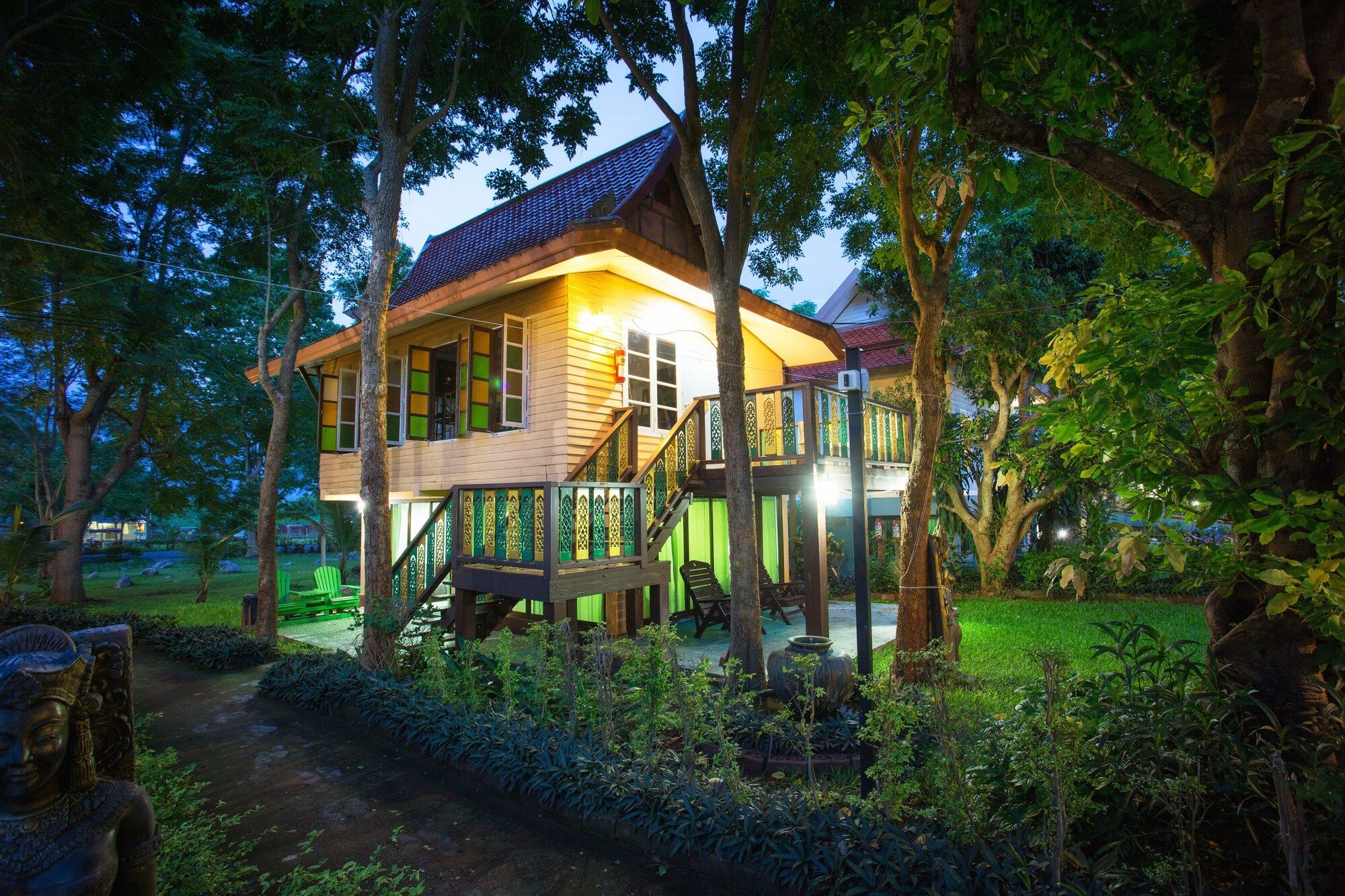 جولدن جولد ريزورت آند سبا خاوياي