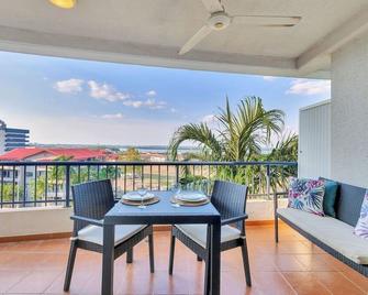 Darwin Executive Studio - Darwin - Balcón
