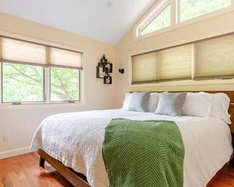 Crows Nest Luxury Near Asheville - Marshall - Habitación