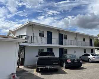 Country Inn-Giddings - Giddings - Gebouw