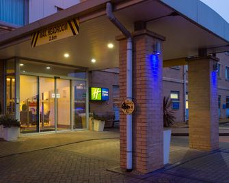 Holiday Inn Express East Midlands Airport - Derby - Toà nhà