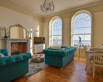 Wessex View - Weymouth - Living room