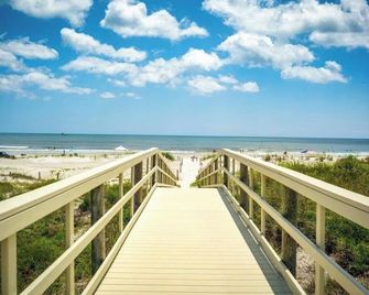 Anastasia's Treasure 2 BR 2BA /Ground Floor Great Location Beach Front Complex - Saint Augustine Beach - Strand