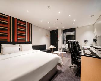Laria Hotel - Suwon - Makuuhuone