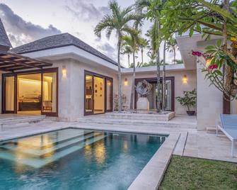 Saba Villa - North Kuta - Pool