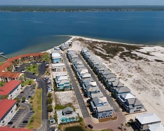 Casa Bella 5 Bedroom Home by RedAwning - Navarre
