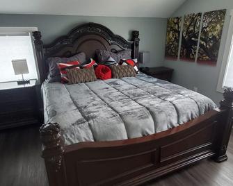 The New Garage Mahal - A Touch Above - Denver - Schlafzimmer