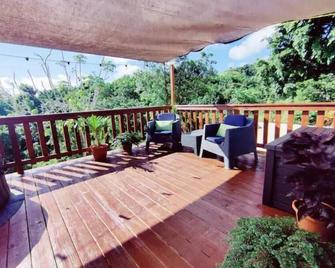 Vida D' Montaña Tiny House - Corozal - Balcón