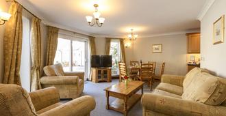 Porth Veor Manor Villas & Apartments - Newquay - Living room