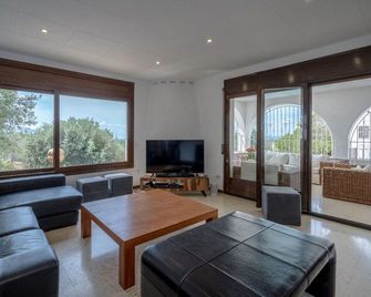 Villa Andaluz Roses Mas Fumats - Roses - Living room