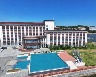 General Blue Bay Resort Hotel - Yantai - Building