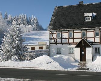 Ferienhaus Am Skihang - Altenberg - Gebäude