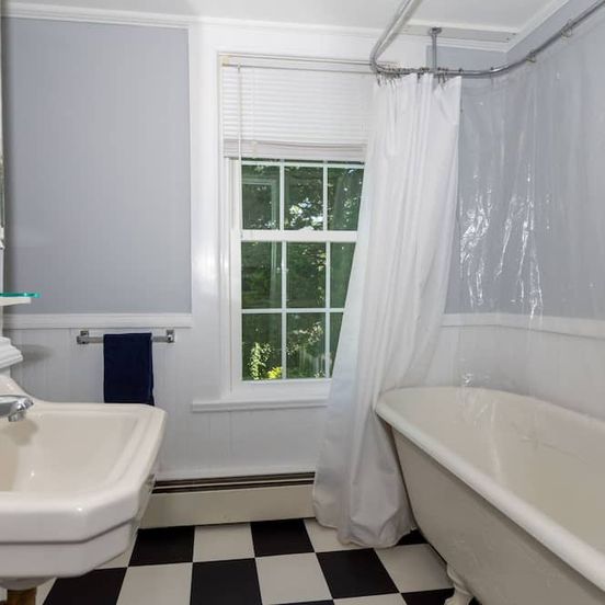 Bathroom view of Gorgeous 1 bedroom in heart of the Boro