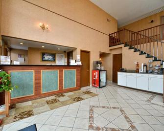 Americas Best Value Inn Camden - Camden - Front desk