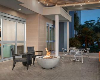 Home2 Suites by Hilton Tallahassee State Capitol - Tallahassee - Βεράντα