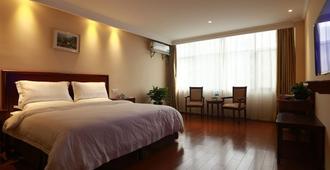Greentree Inn Chizhou Pingtian Lake Qingfeng Avenue Hotel - Chizhou - Bedroom