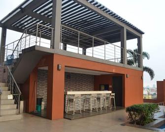 Cozy Studio With Beautiful View & Free Netflix Access - Manila - Building