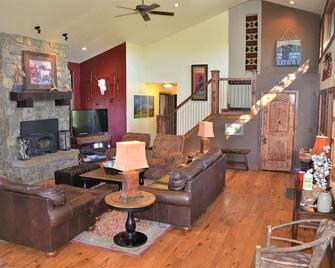 Large Western Home,Beautiful Summer/Winter Settings ,Near Jackson Hole - Victor - Sala de estar