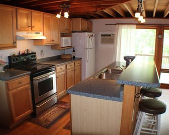 Summer & Early Fall Lakeside Cottage Rental - Wakefield - Kitchen