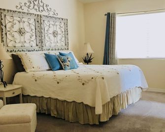 Enjoy a Relaxing Getaway at our Cottage in Prescott Valley - Prescott Valley - Schlafzimmer